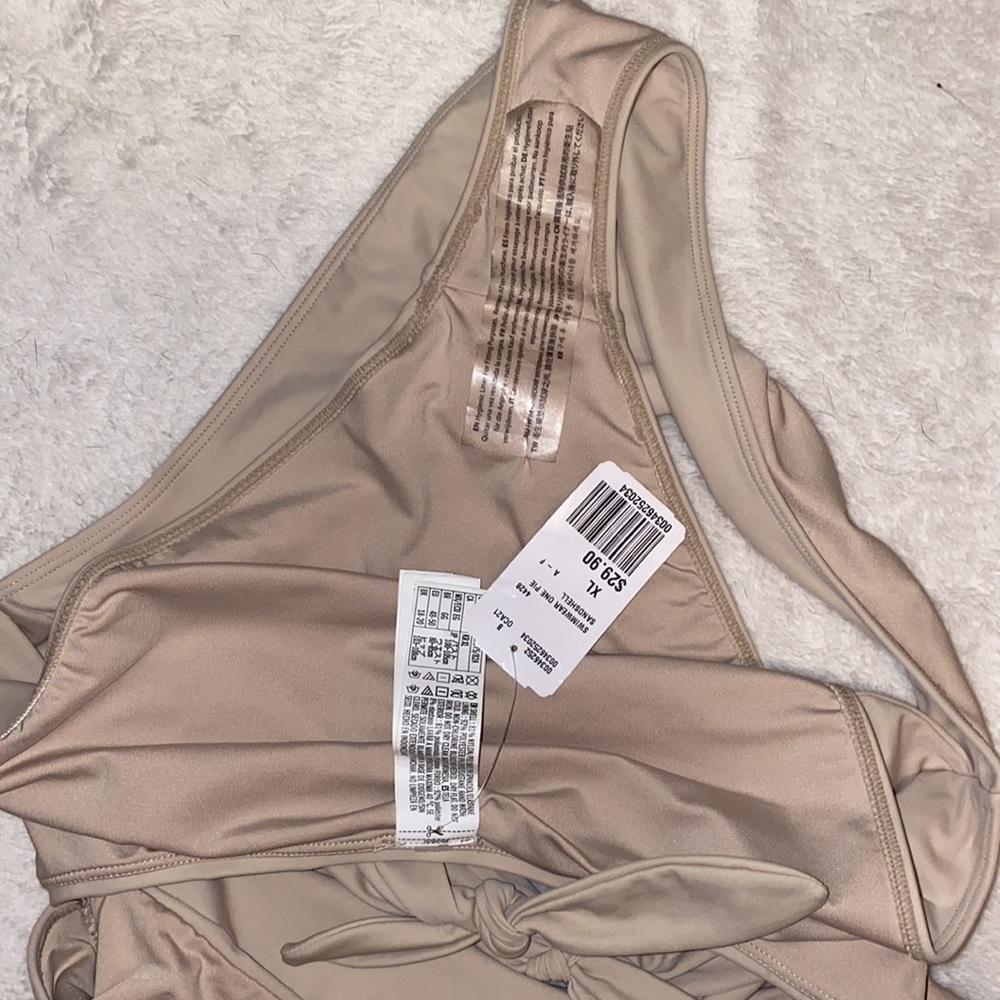 Cut out one piece forever 21 - Picture 4 of 4
